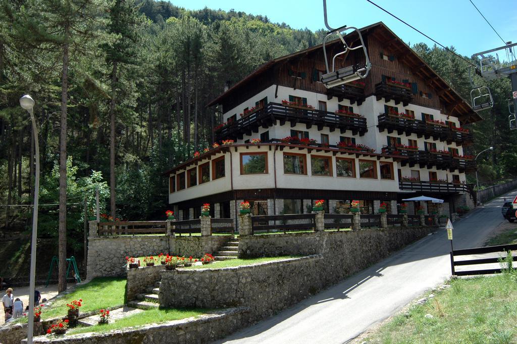 Hotel Garni Mille Pini Scanno Extérieur photo